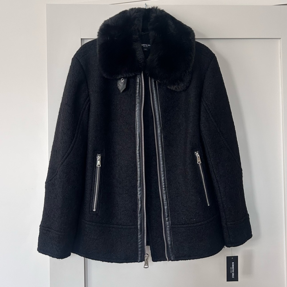 Black wool coat with fur collar
